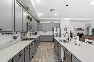 895 Old Windsor Way, Spring Hill, FL 34609 - Photo 11