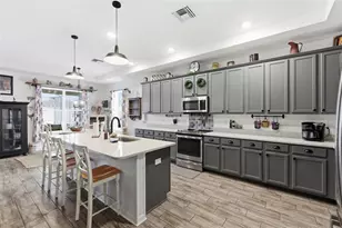 895 Old Windsor Way, Spring Hill, FL 34609 - Photo 7