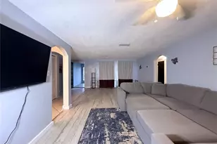 10226 Glen Moor Ln, Port Richey, FL 34668 - Photo 11