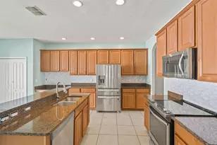 10626 Liberty Bell Dr, Tampa, FL 33647 - Photo 11