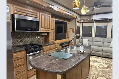 9265 Grizzly Bear Lane, Weeki Wachee, FL 34613 - Photo 5