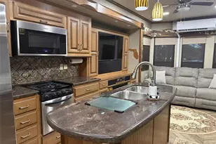 9265 Grizzly Bear Ln, Weeki Wachee, FL 34613 - Photo 5