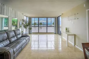 7100 Sunshine Skyway Ln S, Saint Petersburg, FL 33711 - Photo 9