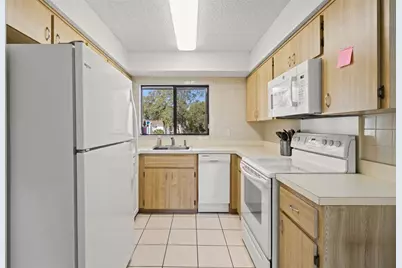 8006 Picketts Court, Weeki Wachee, FL 34613 - Photo 11