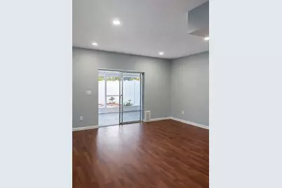 11717 Wesson Circle E, Tampa, FL 33618 - Photo 5