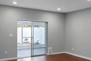 11717 Wesson Cir E, Tampa, FL 33618 - Photo 5