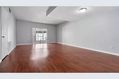 11717 Wesson Circle E, Tampa, FL 33618 - Photo 3