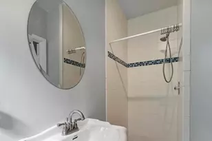 11717 Wesson Cir E, Tampa, FL 33618 - Photo 9