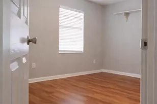 11717 Wesson Cir E, Tampa, FL 33618 - Photo 7