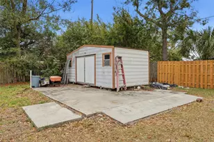 1709 Carnegie Cir, Tampa, FL 33619 - Photo 27