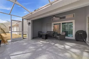 9376 French Quarters Cir, Weeki Wachee, FL 34613 - Photo 17