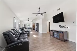 302 Summer Sails Dr, Valrico, FL 33594 - Photo 7