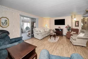 36816 Hibiscus Ct, Zephyrhills, FL 33542 - Photo 7