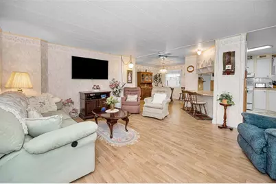 36816 Hibiscus Court, Zephyrhills, FL 33542 - Photo 5