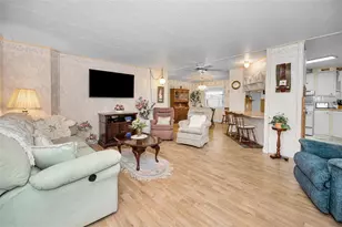 36816 Hibiscus Ct, Zephyrhills, FL 33542 - Photo 5