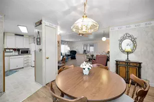 36816 Hibiscus Ct, Zephyrhills, FL 33542 - Photo 9