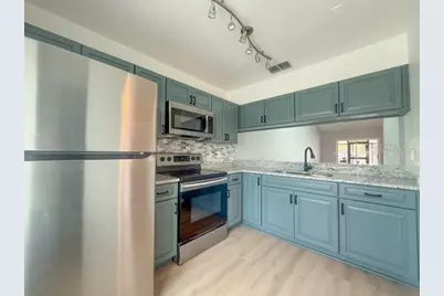 5415 Parkside Villas Drive, Saint Petersburg, FL 33709 - Photo 3