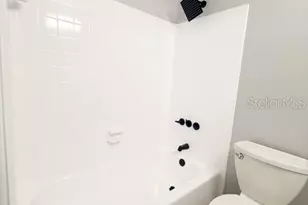 5415 Parkside Villas Dr, Saint Petersburg, FL 33709 - Photo 11