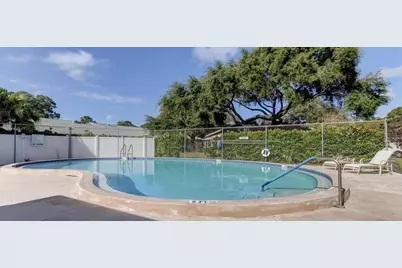 5415 Parkside Villas Drive, Saint Petersburg, FL 33709 - Photo 23