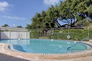 5415 Parkside Villas Dr, Saint Petersburg, FL 33709 - Photo 23