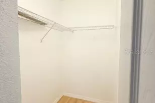 5415 Parkside Villas Dr, Saint Petersburg, FL 33709 - Photo 9