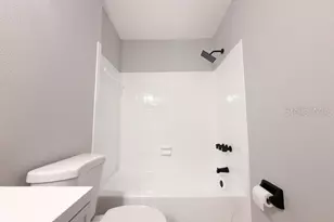 5415 Parkside Villas Dr, Saint Petersburg, FL 33709 - Photo 17