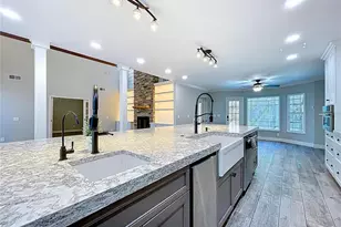 10655 Lakeview Dr, New Port Richey, FL 34654 - Photo 17