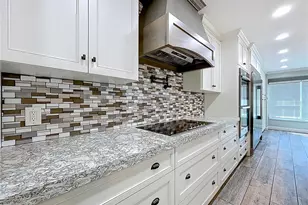 10655 Lakeview Dr, New Port Richey, FL 34654 - Photo 19