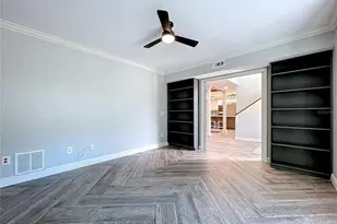 10655 Lakeview Dr, New Port Richey, FL 34654 - Photo 5