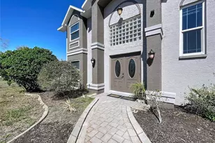 10655 Lakeview Dr, New Port Richey, FL 34654 - Photo 3