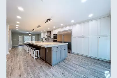 10655 Lakeview Drive, New Port Richey, FL 34654 - Photo 17