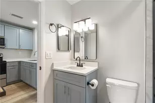 3848 N Lake Dr, Tampa, FL 33614 - Photo 21