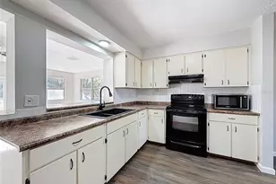 6070 Honeysuckle Ln, Brooksville, FL 34602 - Photo 9