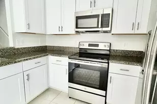 10321 Trumpet Honeysuckle Wy, San Antonio, FL 33576 - Photo 5