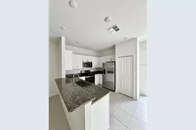 10321 Trumpet Honeysuckle Way, San Antonio, FL 33576 - Photo 7