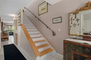 115 Colony S Dr, Tarpon Springs, FL 34689 - Photo 9