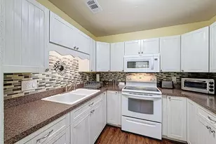 11624 Boynton Ln, New Port Richey, FL 34654 - Photo 3