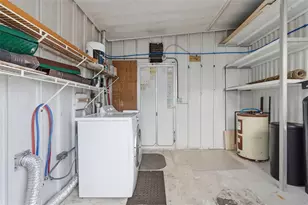 2101 Maui Dr, Holiday, FL 34691 - Photo 25