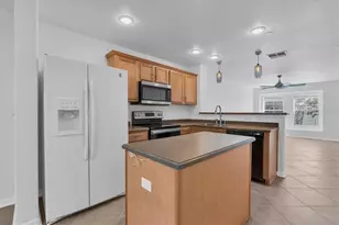 545 Vincinda Crest Way, Tampa, FL 33619 - Photo 9