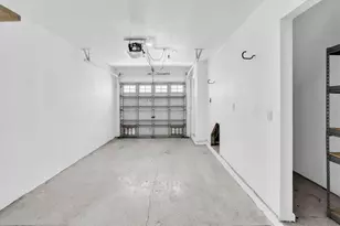 545 Vincinda Crest Way, Tampa, FL 33619 - Photo 31