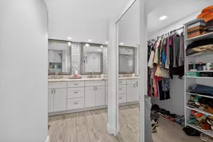 8134 Bayshore Dr, Seminole, FL 33776 - Photo 17