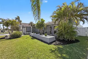 4936 Southshore Dr, New Port Richey, FL 34652 - Photo 5