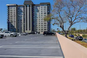 5220 Brittany Dr S, Saint Petersburg, FL 33715 - Photo 1