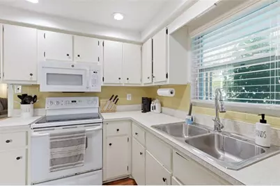 1111 Idlebriar Way, Tarpon Springs, FL 34689 - Photo 11