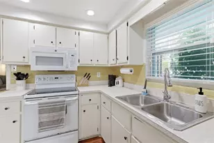 1111 Idlebriar Way, Tarpon Springs, FL 34689 - Photo 11