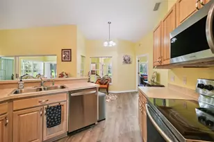 12728 Flamingo Pkwy, Spring Hill, FL 34610 - Photo 17