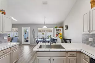 10318 Gifford Dr, Spring Hill, FL 34608 - Photo 7