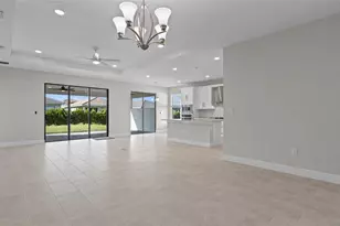 18075 Cresswind Ter, Lakewood Ranch, FL 34211 - Photo 5