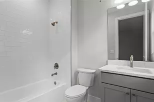 18139 Cresswind Ter, Lakewood Ranch, FL 34211 - Photo 17