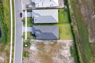 18139 Cresswind Ter, Lakewood Ranch, FL 34211 - Photo 23